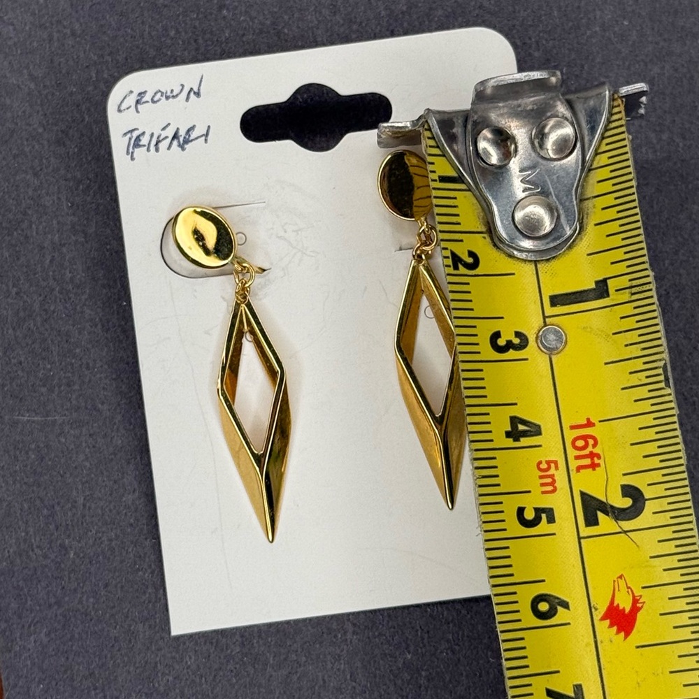 Vintage Crown Trifari Geometric Gold Tone Clip-On Earrings 70s Modernist Dangle - Picture 7 of 7
